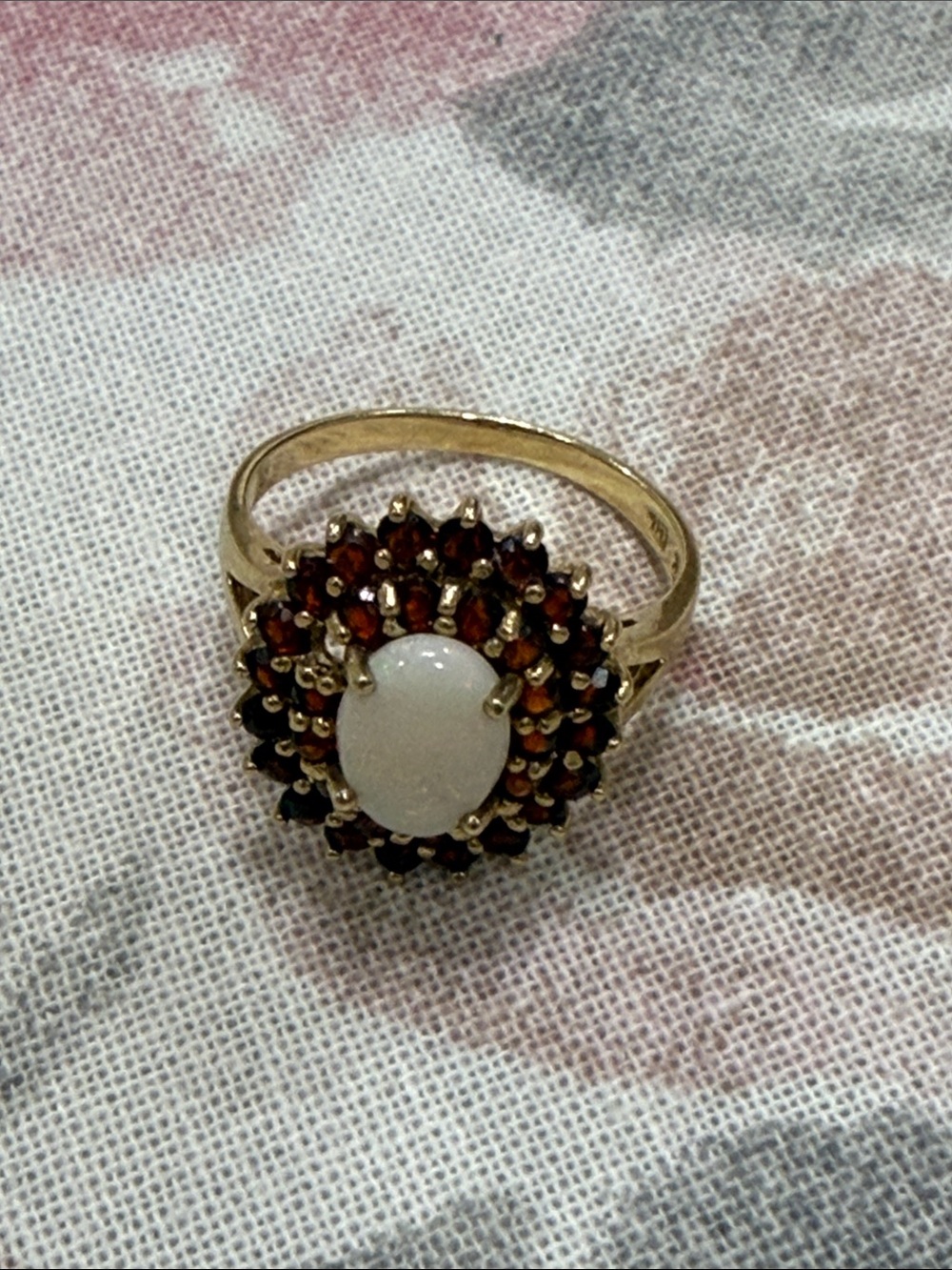 Vintage 10k Yellow Gold Oval Opal and Garnets Ring 6.5 - Picture 3 of 10